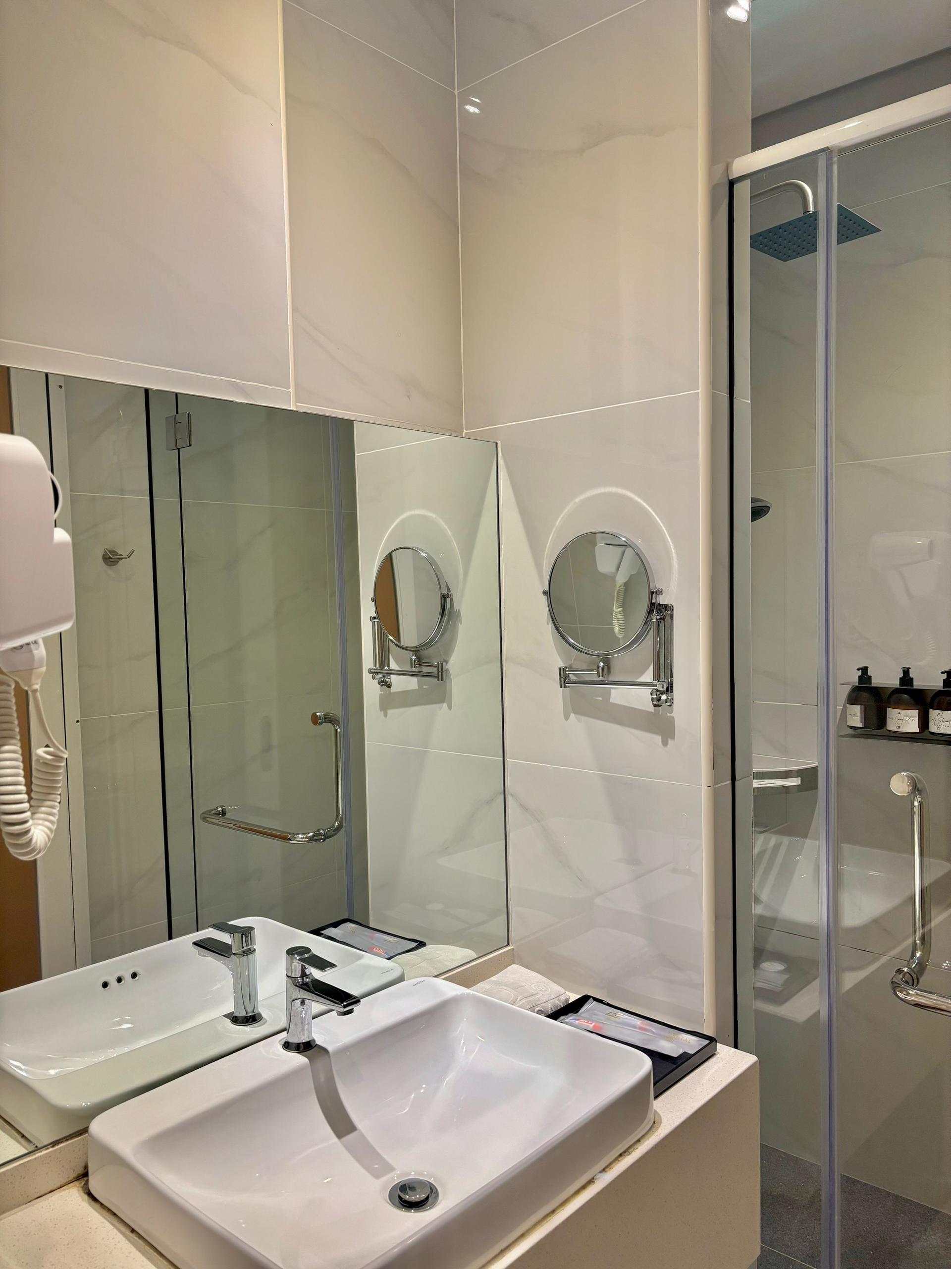 standard bathroom 1.0