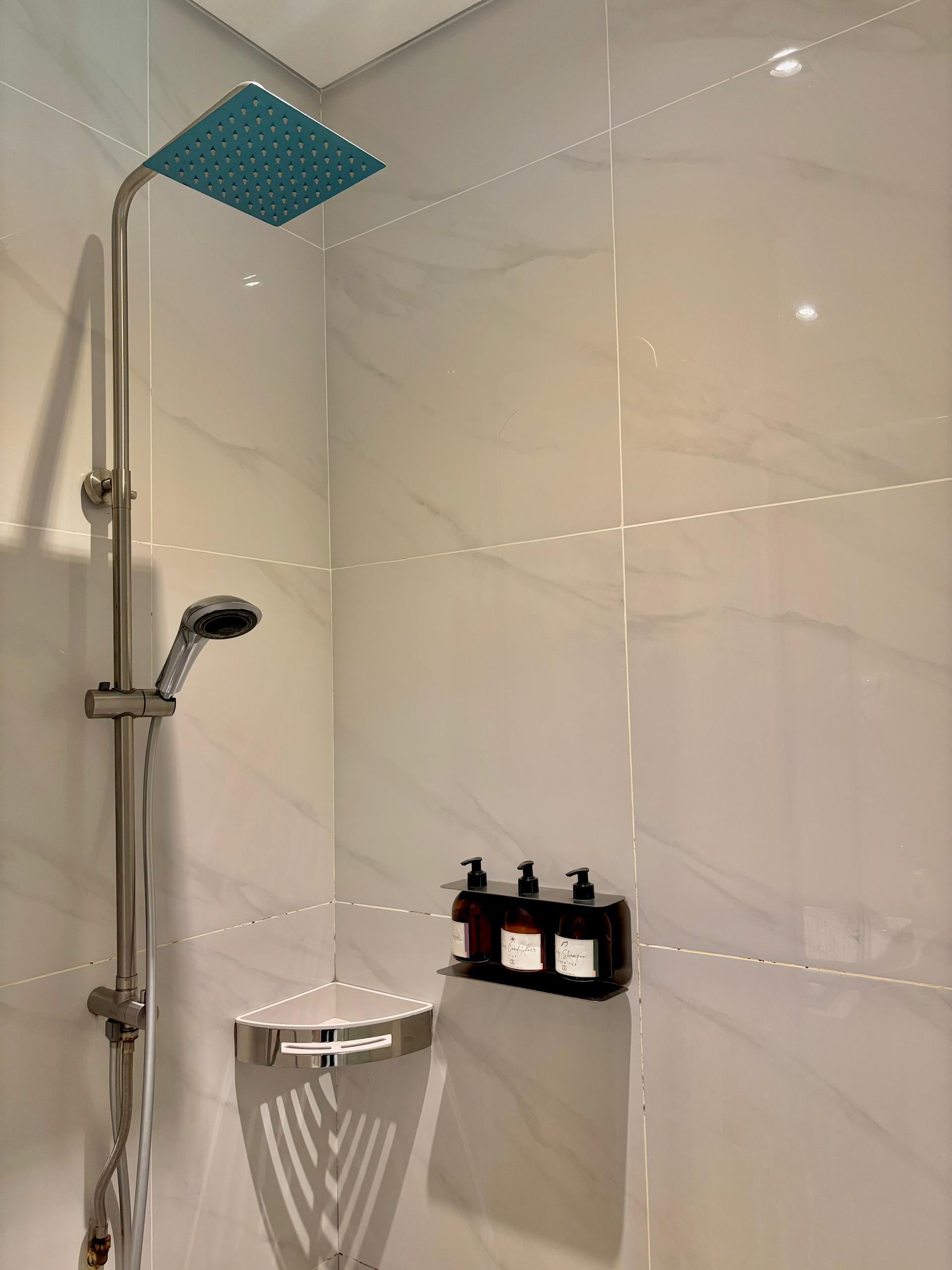 standard room shower